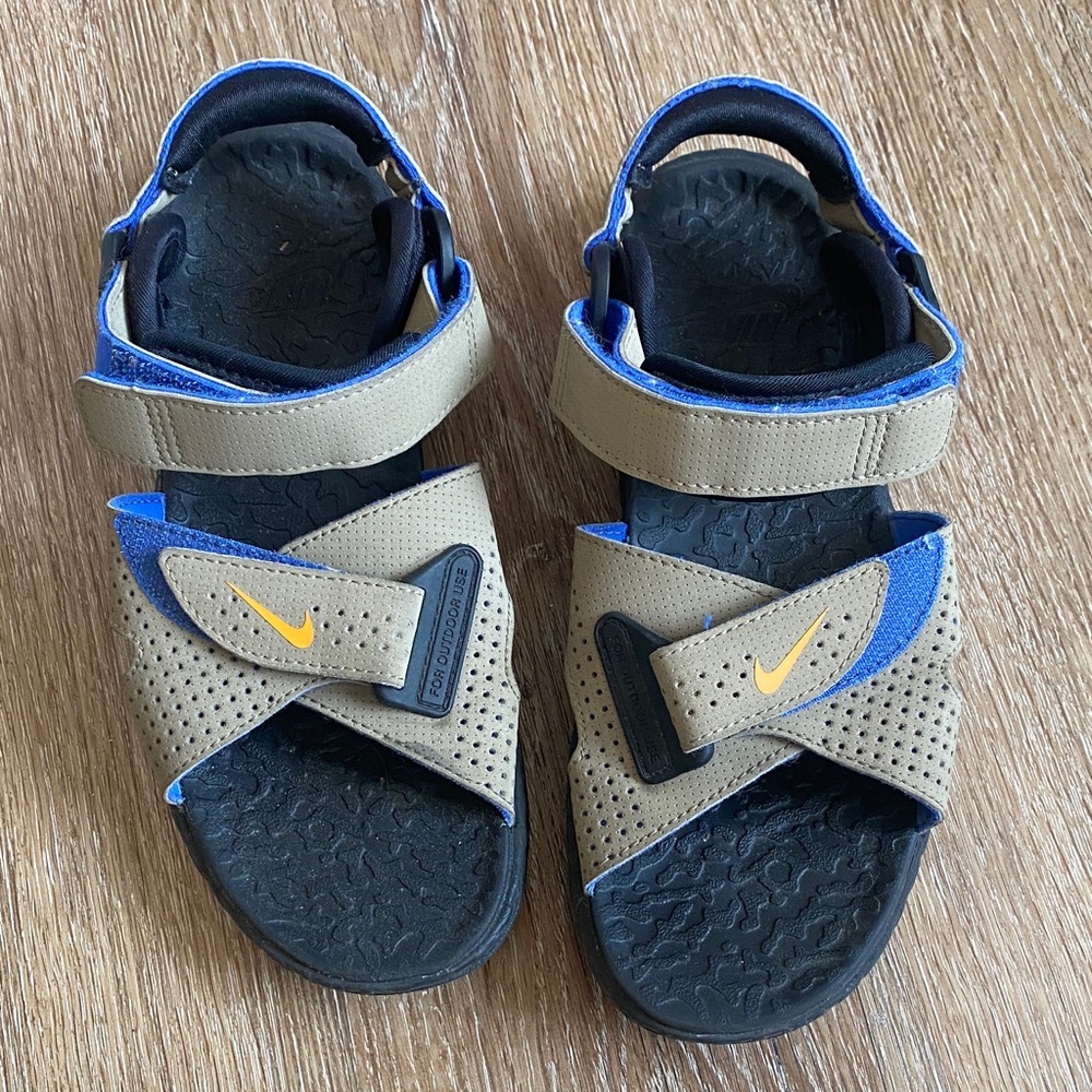 Nike Air Deschutz Sandals